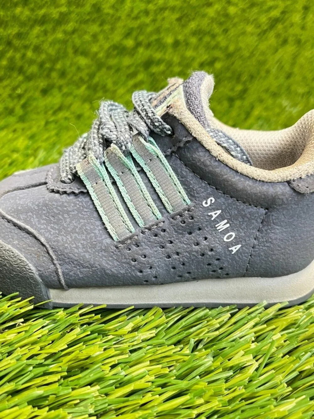 Adidas Samoa Toddler Size 4K Gray White‎ Athletic Walking Leather Shoes Sneakers